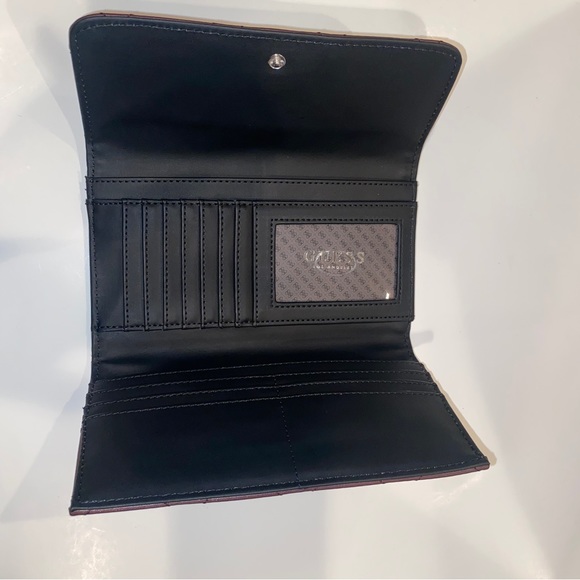 New Purple Plum GUESS Wallet NWT Clutch Card Holder Cydney SLG L8474238 Quilted - Picture 4 of 5